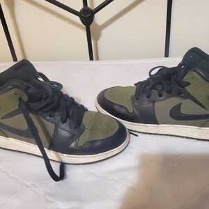 Nike Women's Sneakers in Black and Olive